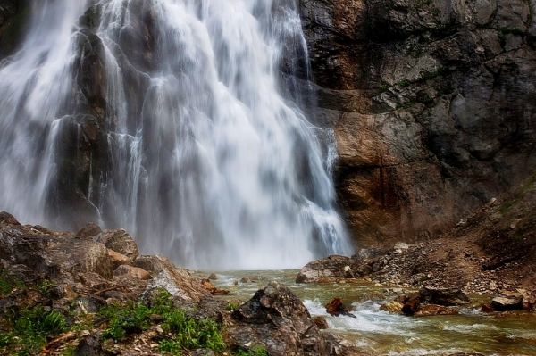 Гегский водопад на карте Абхазии — невероятная мощь на фоне великолепной природы