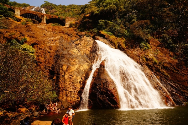 Как доехать до водопада Дудхсагар на Гоа, экскурсии к водопаду