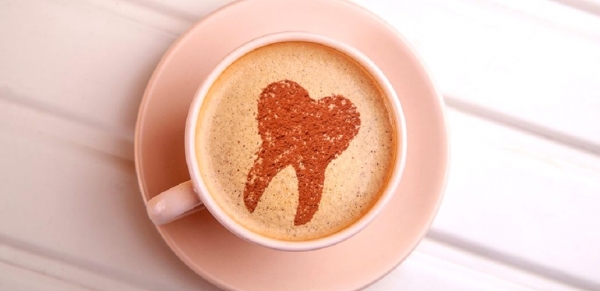 
                                Как кофе влияет на зубы                            