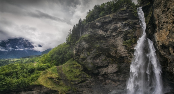 Рейнский водопад в Швейцарии: где находится, как добраться, что посмотреть