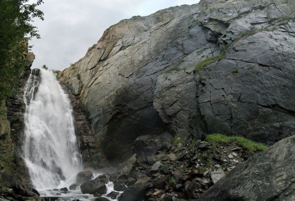 Самые известные и интересные водопады горного Алтая