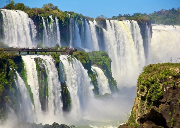 Самые красивые природные и искусственные водопады в мире