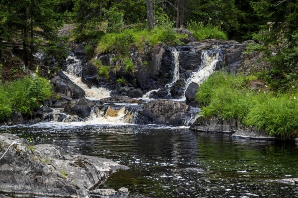 Самые красивые водопады Ленинградской области — где находятся и как добраться