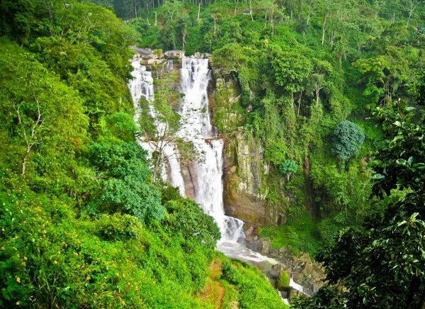Самые высокие и красивые водопады на острове Шри-Ланка