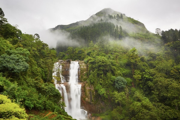 Самые высокие и красивые водопады на острове Шри-Ланка