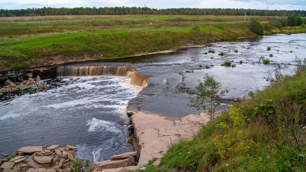 Тосненский водопад в Ленинградской области