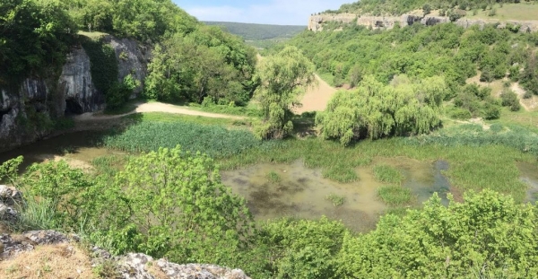 Водопад Мердвен Тобе и грот Коба Чаир в Севастополе — история, описание, как доехать